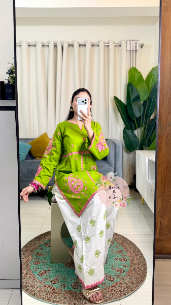 Siyara - Farshi Embroidered  set